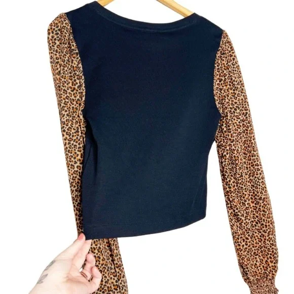 NWT DKNY Jeans Black Ribbed Knit Leopard Print Sleeve Crop Top Women's Size M - Picture 13 of 16